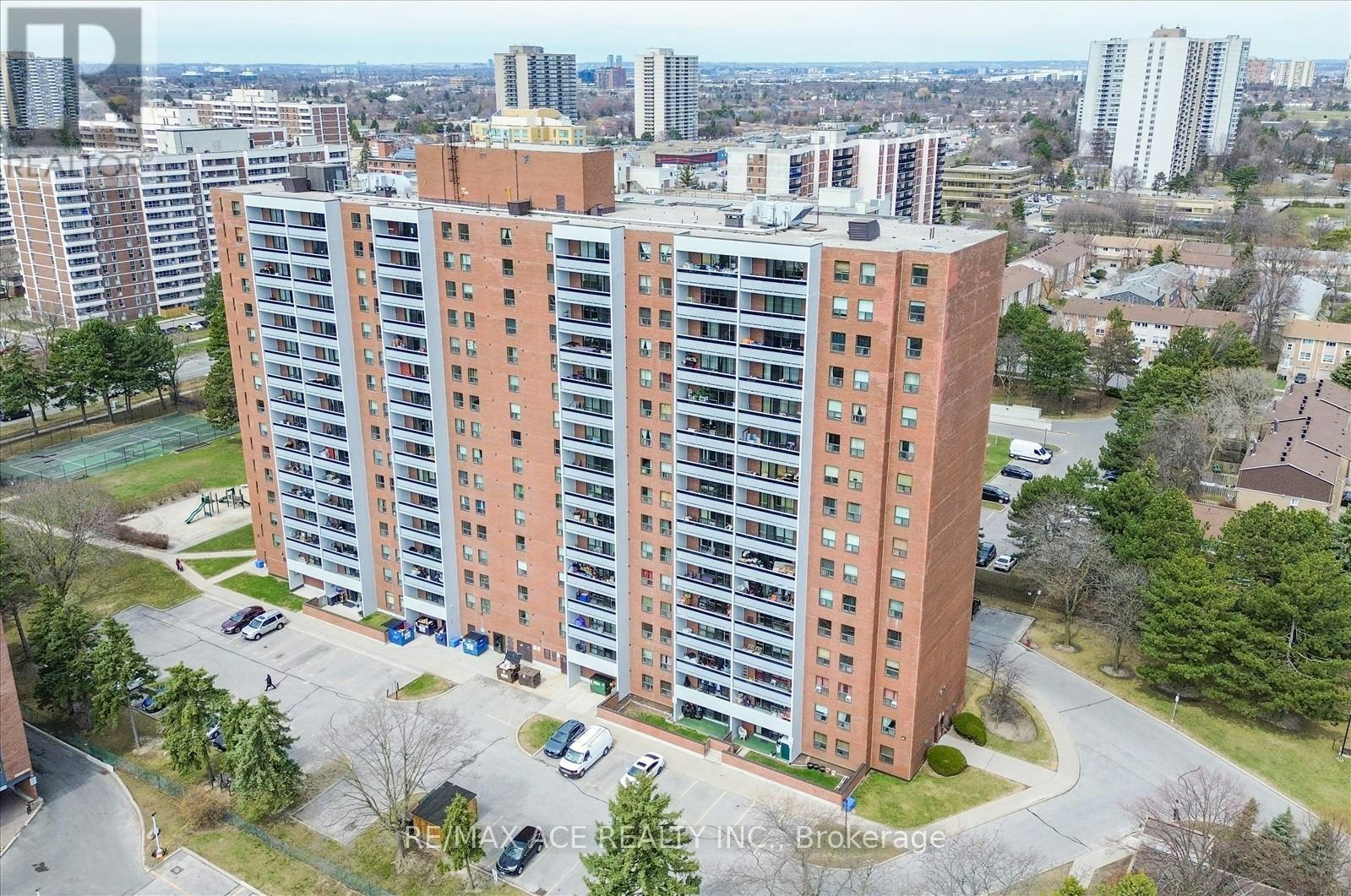 1204-1250 Bridletowne Circle, Toronto, ON, M1W 2V1 - 6