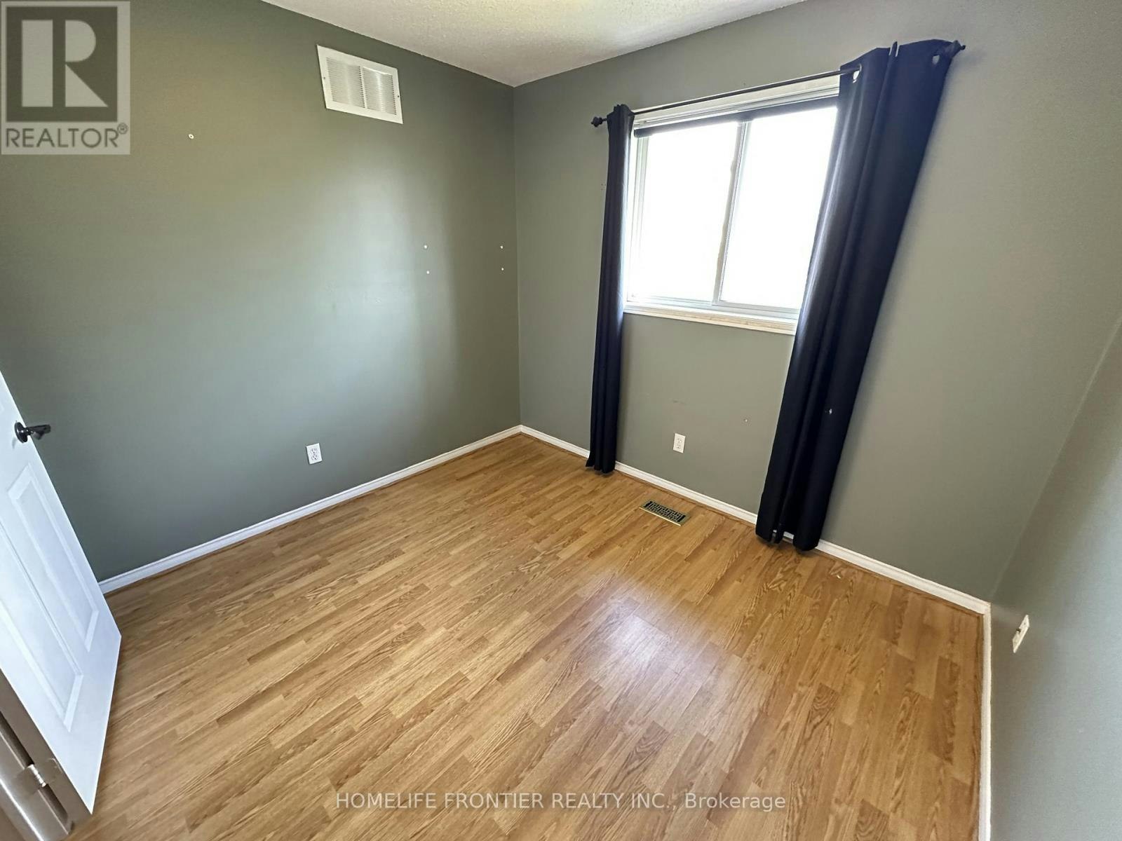 MAIN-53 Hattie Court, Georgina, ON, L4P 3Z8 - 15