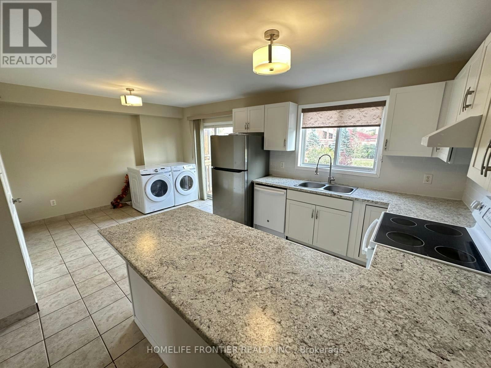 MAIN-53 Hattie Court, Georgina, ON, L4P 3Z8 - 3