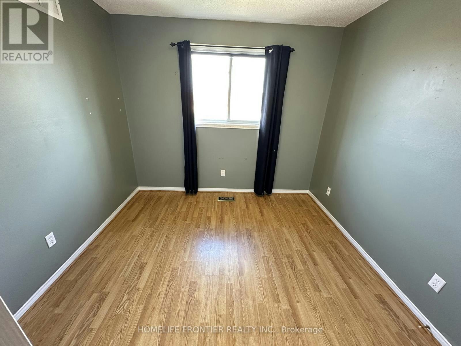 MAIN-53 Hattie Court, Georgina, ON, L4P 3Z8 - 14