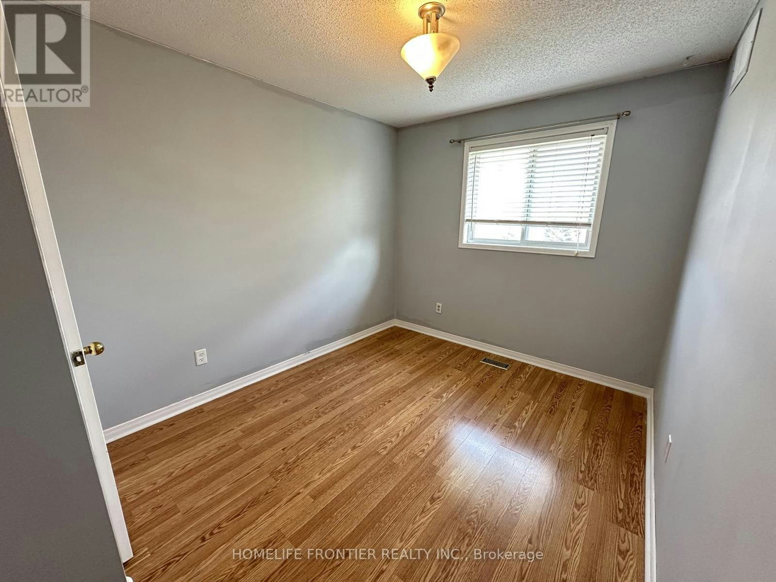 MAIN-53 Hattie Court, Georgina, ON, L4P 3Z8 - 12