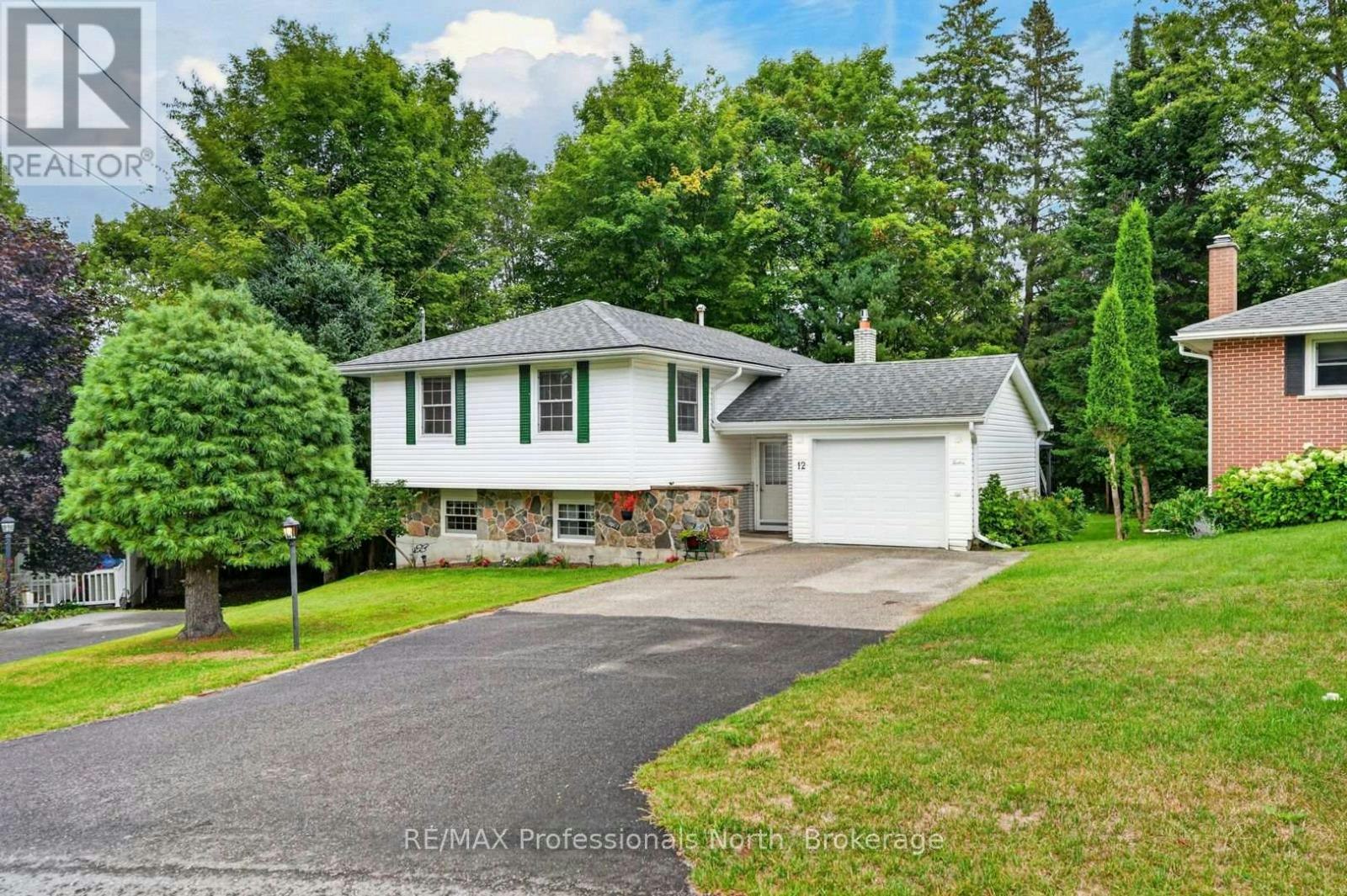 12 Anthony Court, Huntsville, ON, P1H 1T2