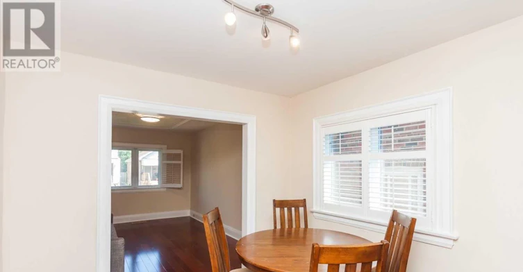 21 Belgravia Avenue, Toronto, ON, M6E 2M4 - 7