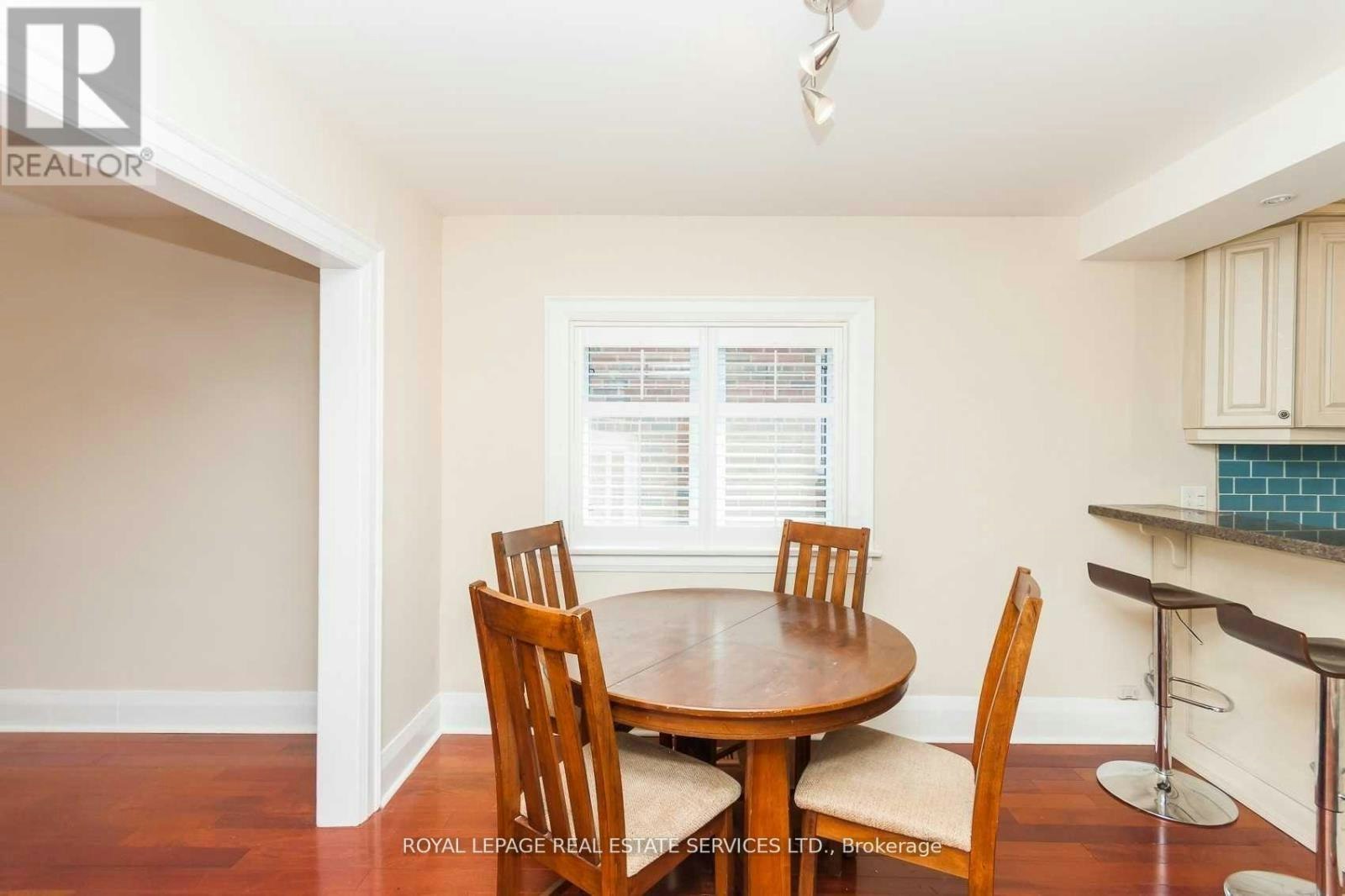 21 Belgravia Avenue, Toronto, ON, M6E 2M4 - 8