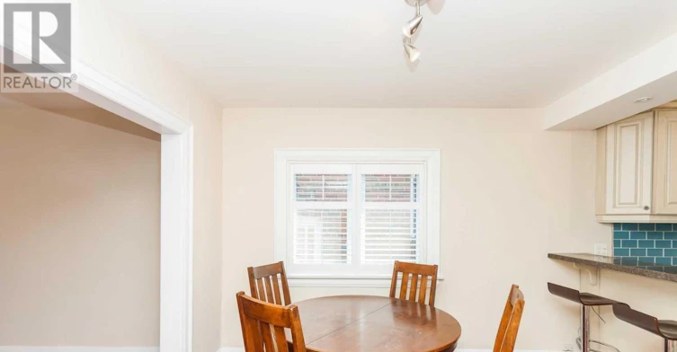 21 Belgravia Avenue, Toronto, ON, M6E 2M4 - 8