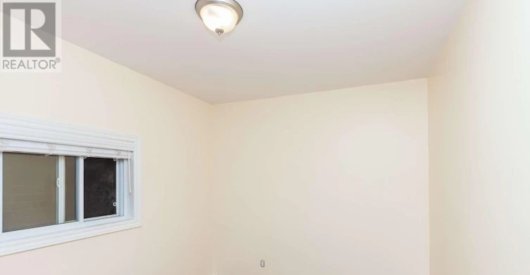 21 Belgravia Avenue, Toronto, ON, M6E 2M4 - 20