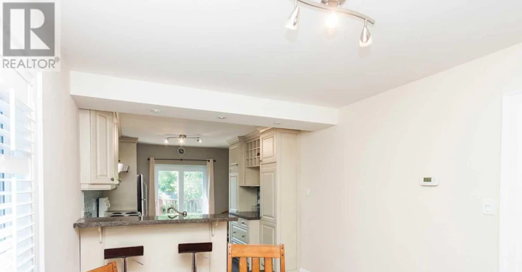 21 Belgravia Avenue, Toronto, ON, M6E 2M4 - 10