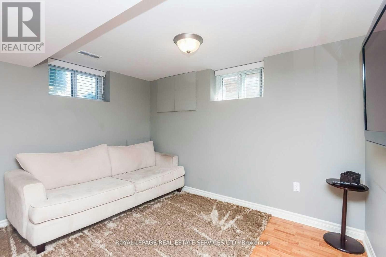 21 Belgravia Avenue, Toronto, ON, M6E 2M4 - 31