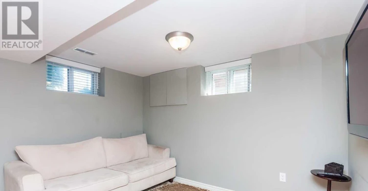 21 Belgravia Avenue, Toronto, ON, M6E 2M4 - 31