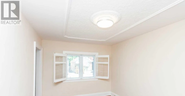 21 Belgravia Avenue, Toronto, ON, M6E 2M4 - 4