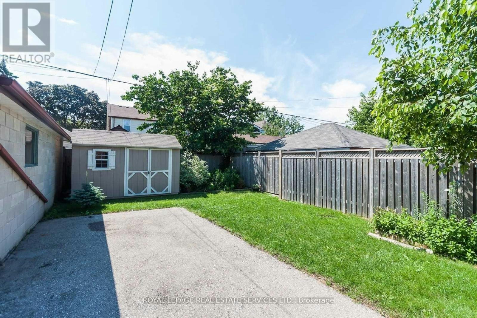 21 Belgravia Avenue, Toronto, ON, M6E 2M4 - 37