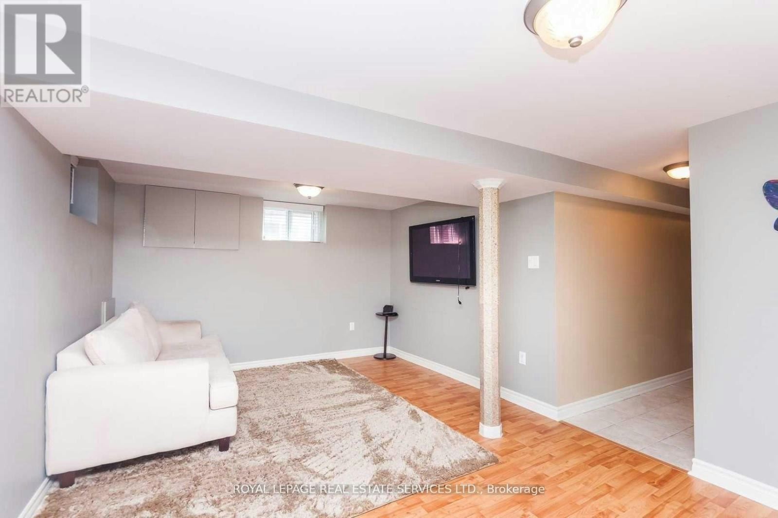 21 Belgravia Avenue, Toronto, ON, M6E 2M4 - 32