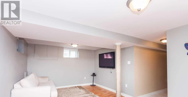 21 Belgravia Avenue, Toronto, ON, M6E 2M4 - 32