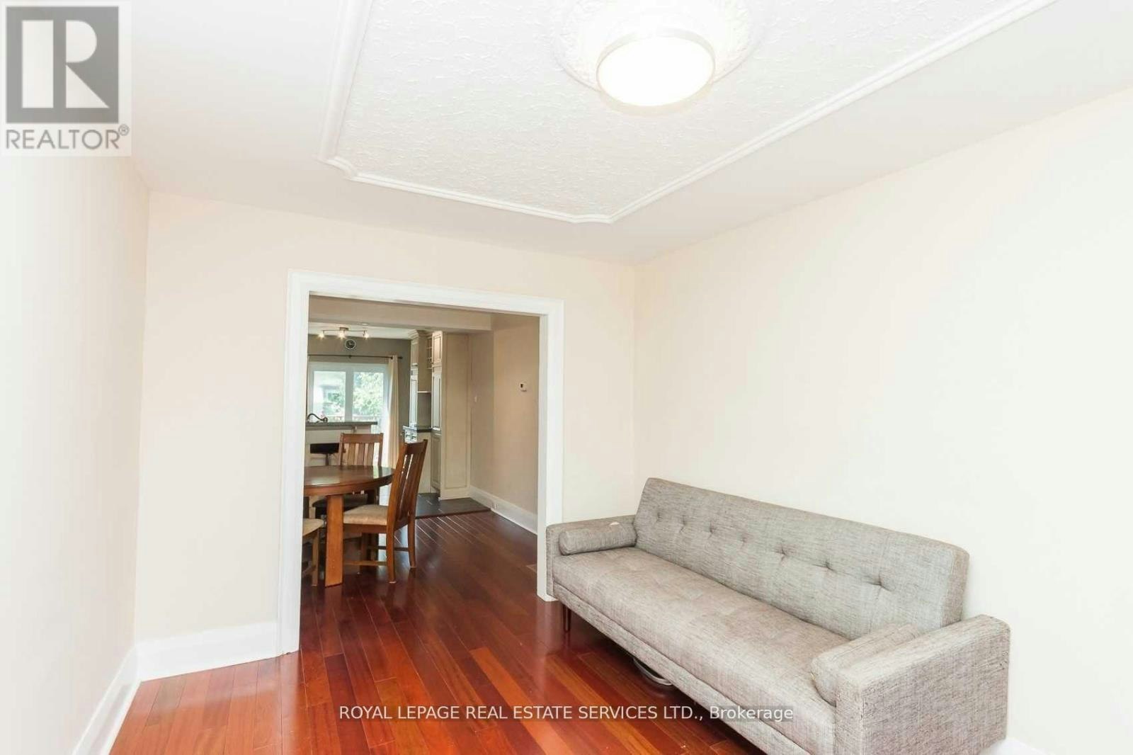 21 Belgravia Avenue, Toronto, ON, M6E 2M4 - 6