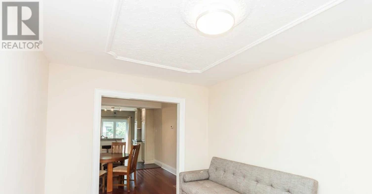21 Belgravia Avenue, Toronto, ON, M6E 2M4 - 6