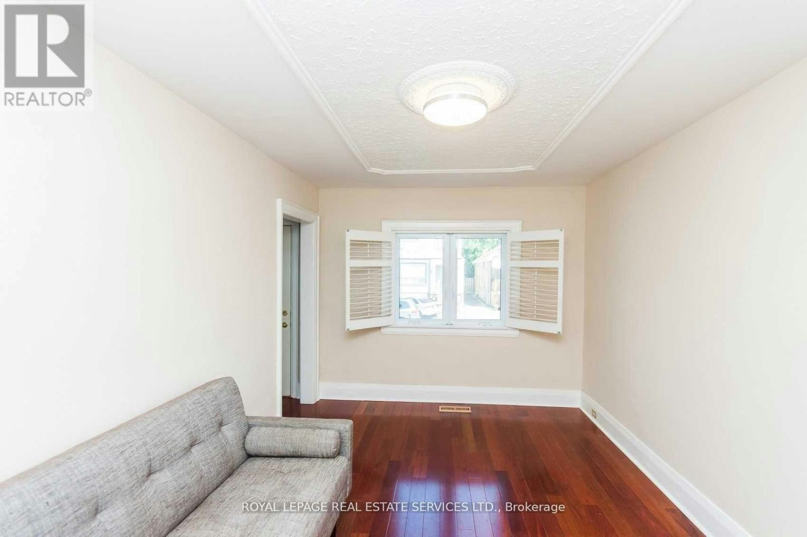 21 Belgravia Avenue, Toronto, ON, M6E 2M4 - 3