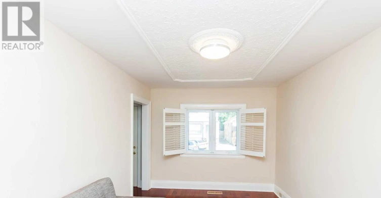 21 Belgravia Avenue, Toronto, ON, M6E 2M4 - 3