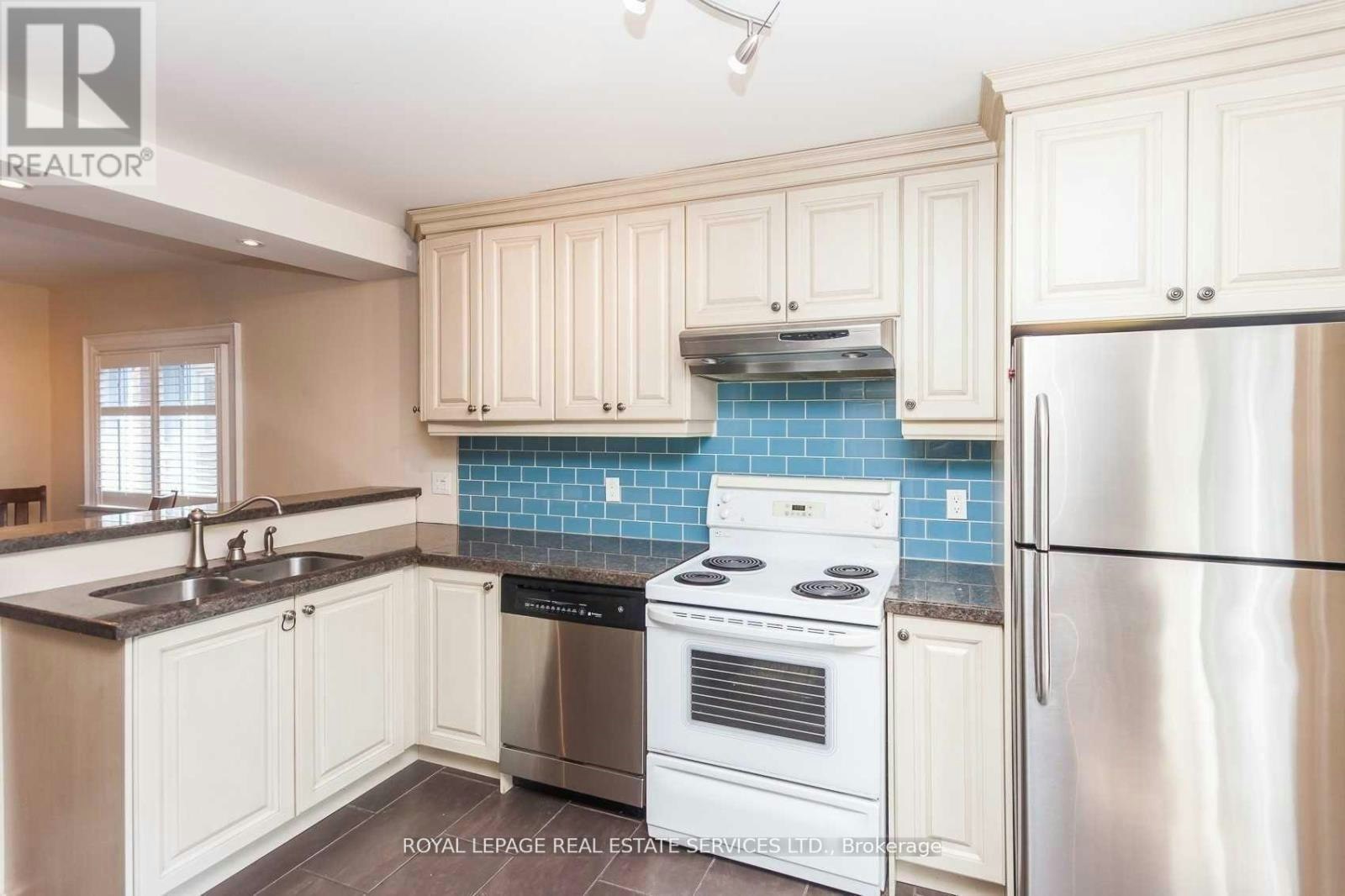 21 Belgravia Avenue, Toronto, ON, M6E 2M4 - 12