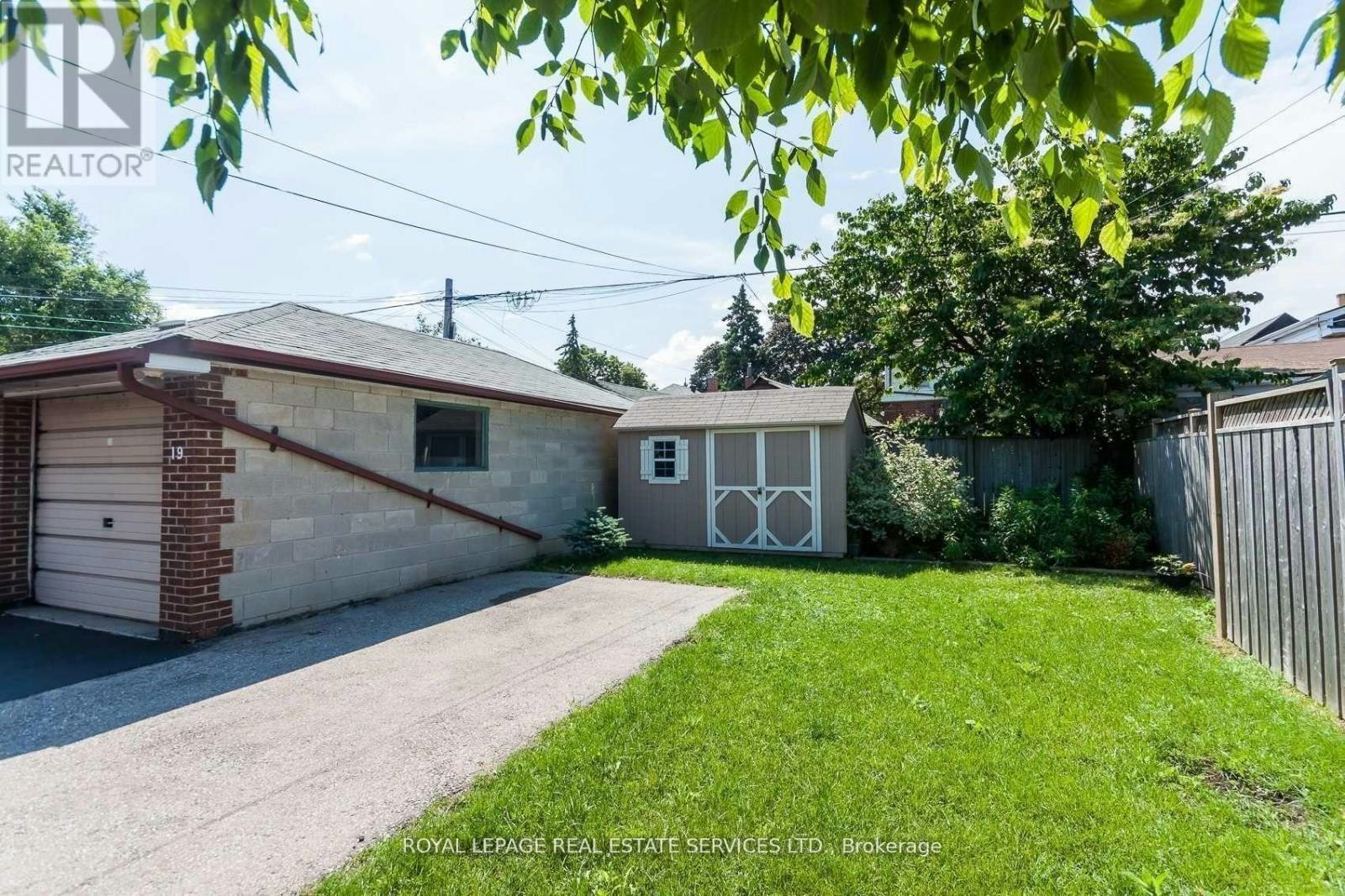 21 Belgravia Avenue, Toronto, ON, M6E 2M4 - 36