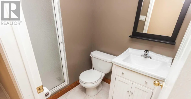 21 Belgravia Avenue, Toronto, ON, M6E 2M4 - 29