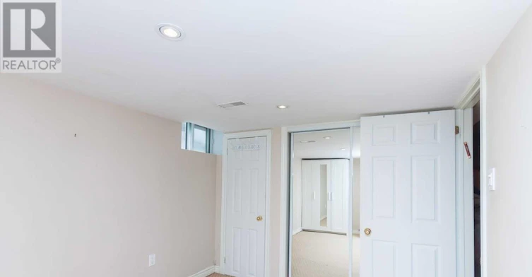 21 Belgravia Avenue, Toronto, ON, M6E 2M4 - 27