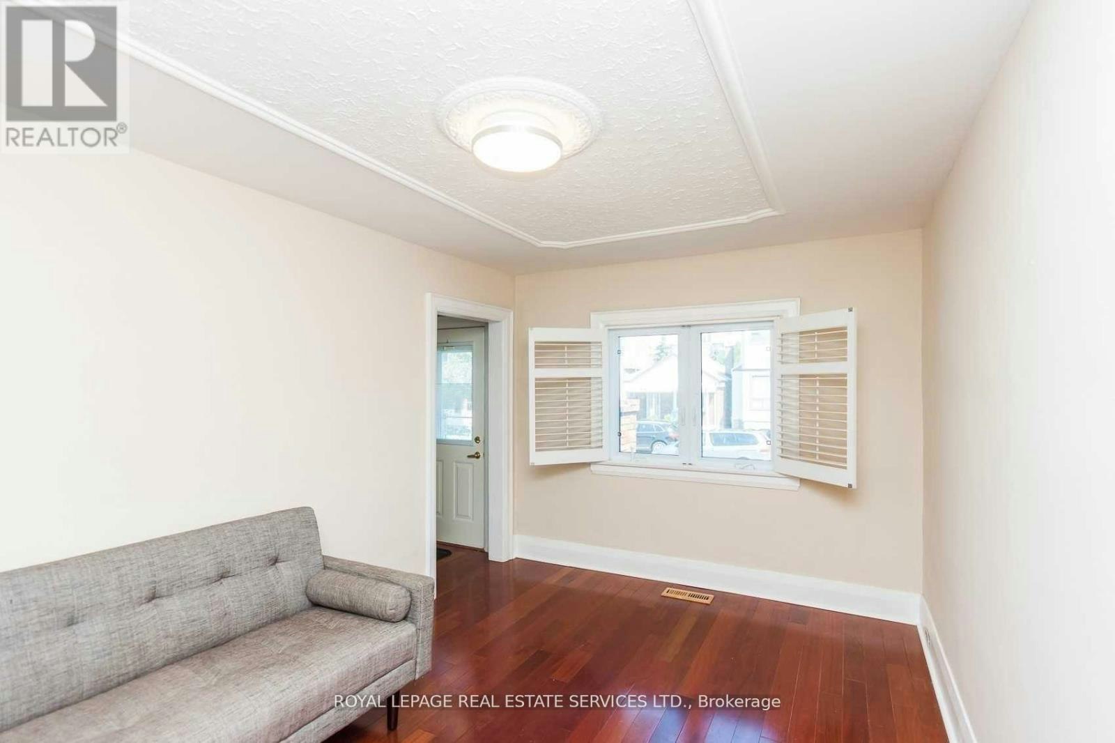 21 Belgravia Avenue, Toronto, ON, M6E 2M4 - 2