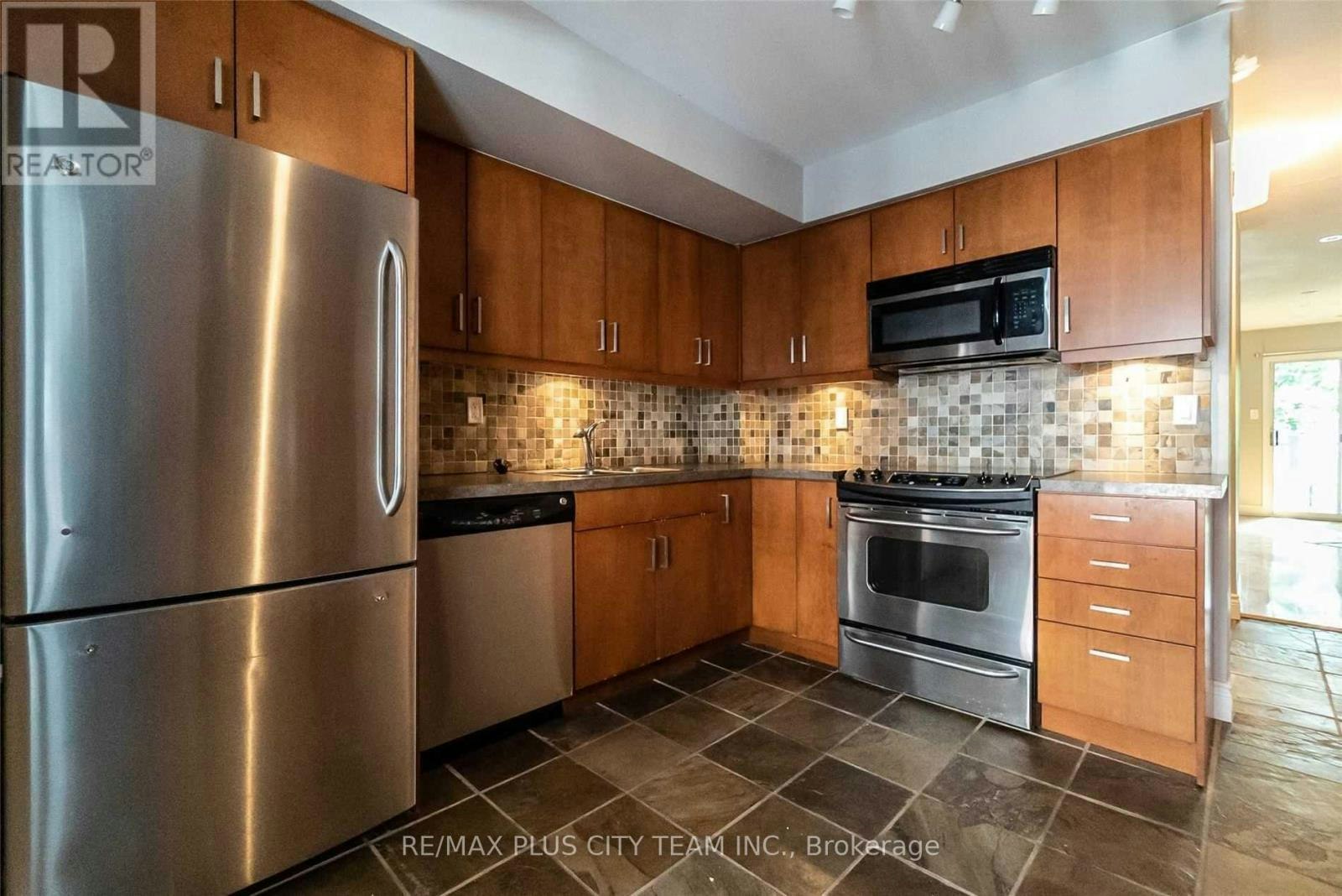 TH 8C-801 King Street W, Toronto, ON, M5V 3C9 - 3