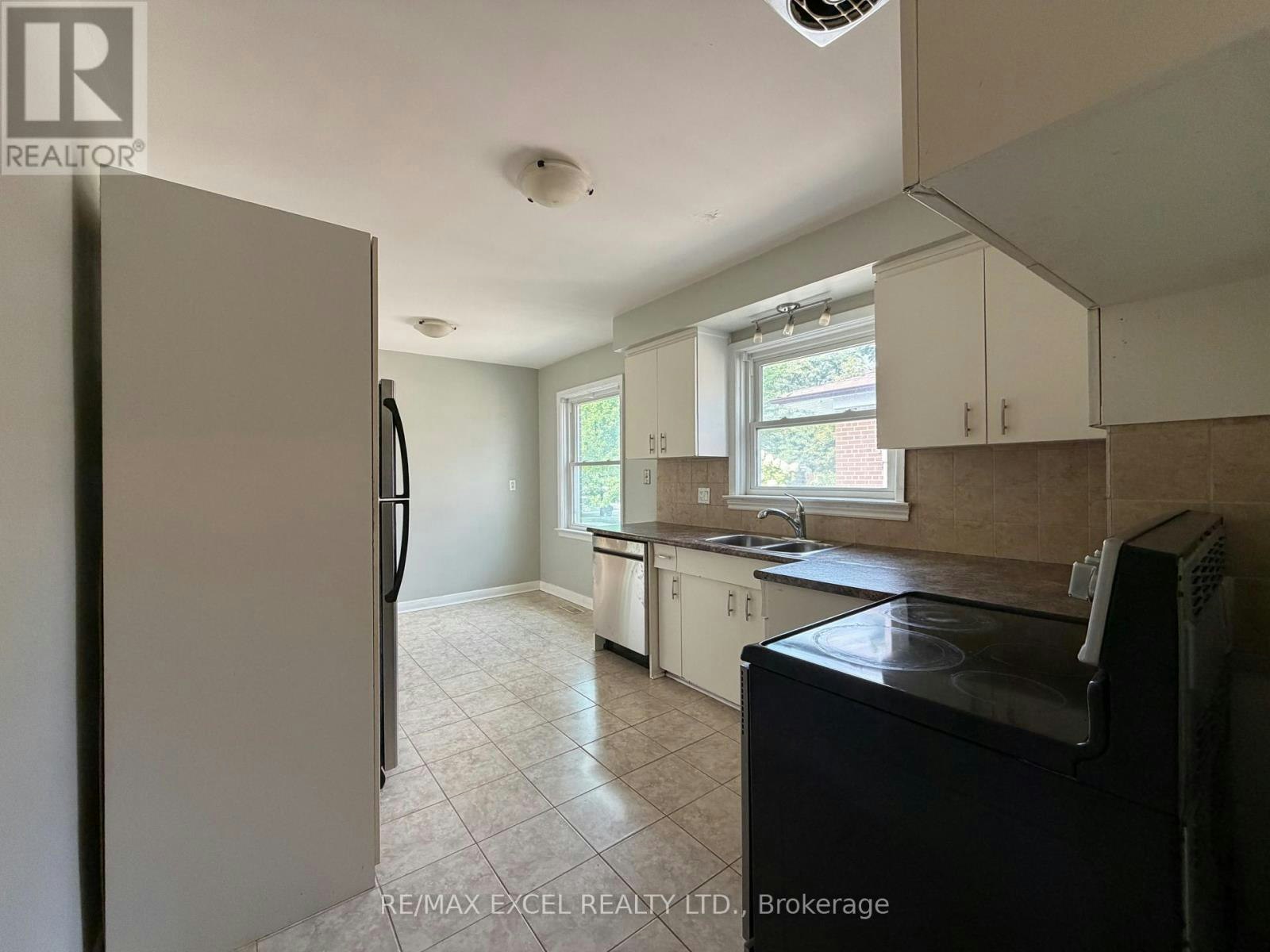 MAIN-23 Linelle Street, Toronto, ON, M2N 2J4 - 4