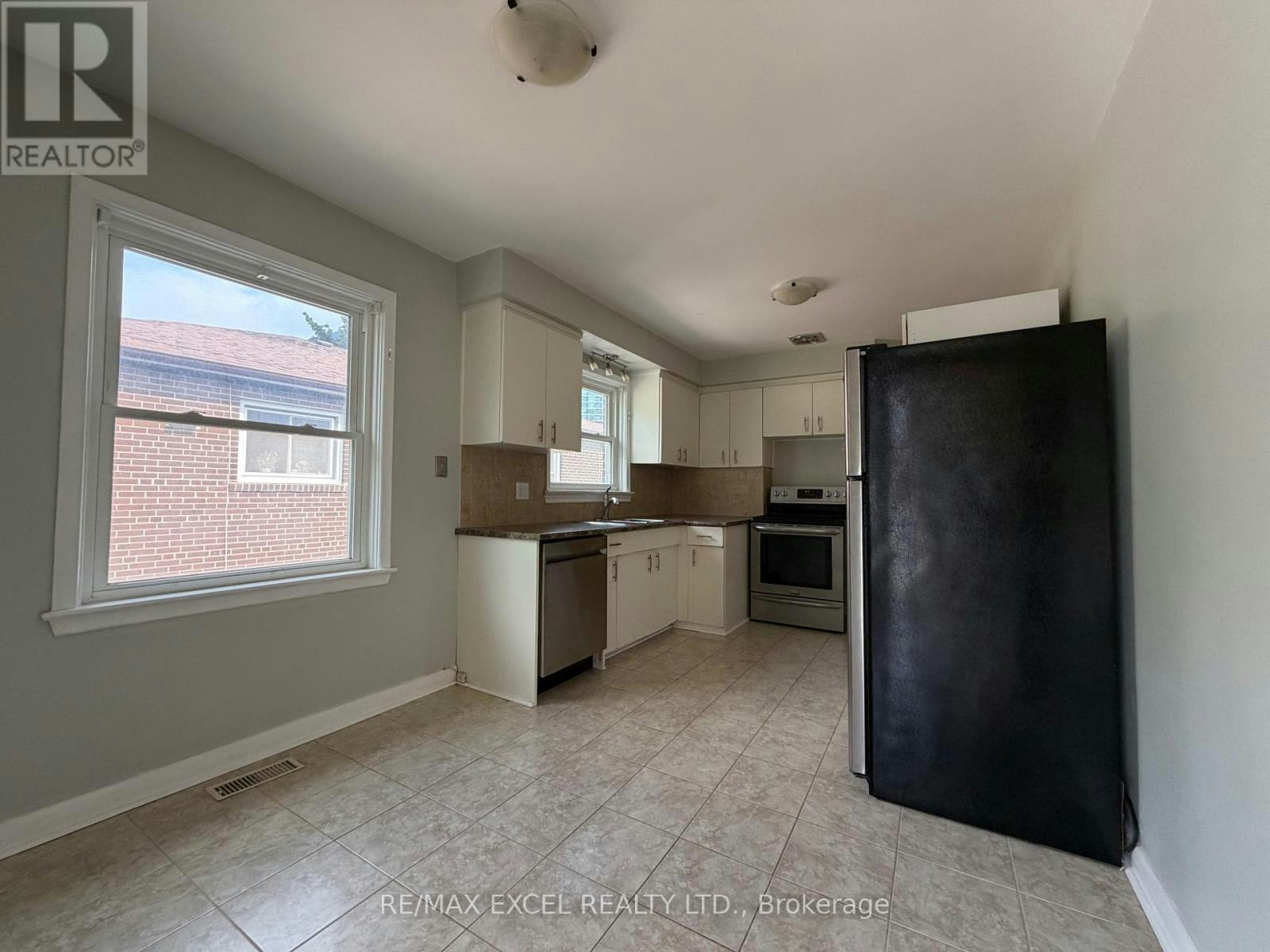 MAIN-23 Linelle Street, Toronto, ON, M2N 2J4 - 3
