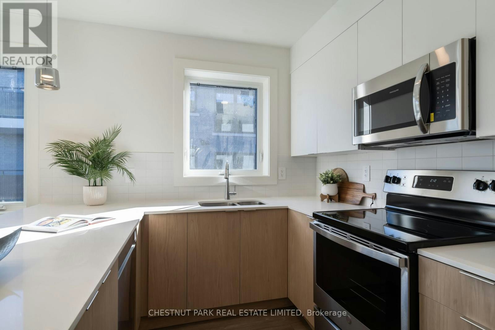 2-1476 Avenue Road, Toronto, ON, M5N 2H7 - 5