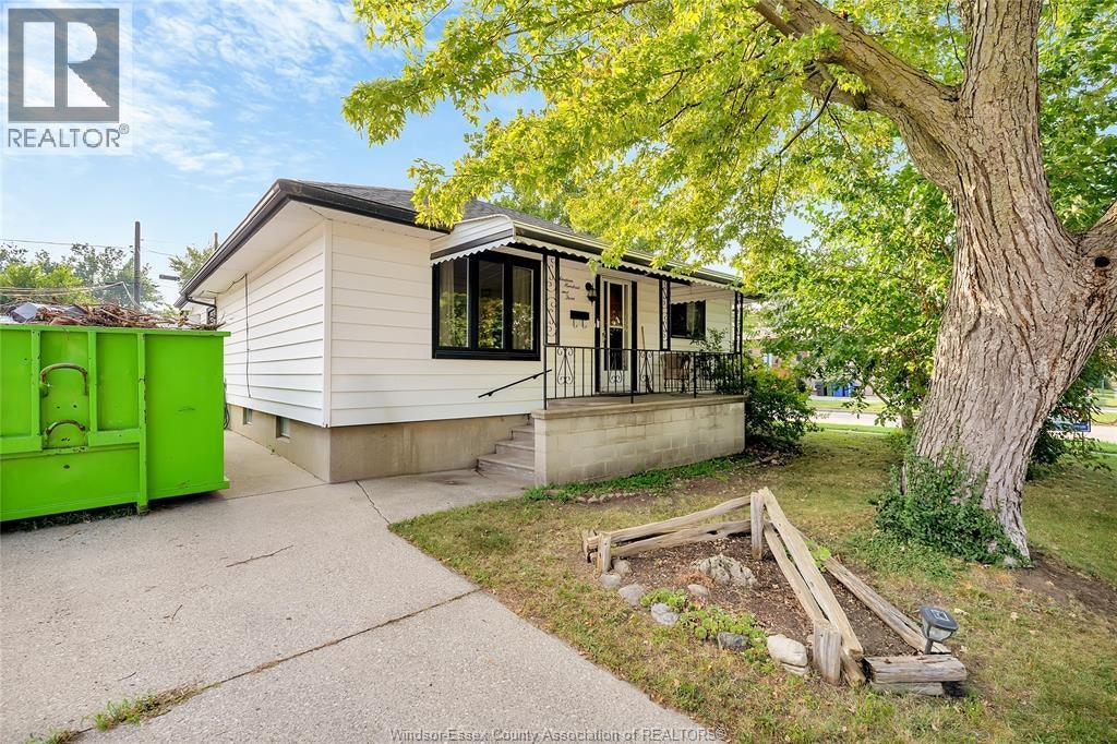 1903 Ellrose Avenue, Windsor, ON, N8W 4V1