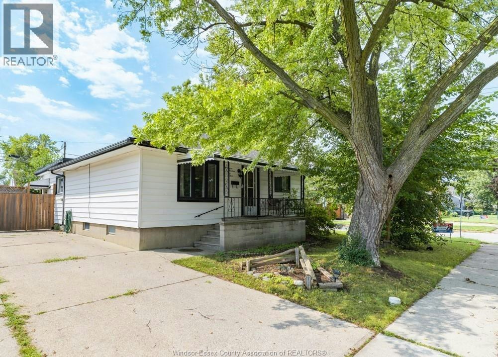1903 Ellrose Avenue, Windsor, ON, N8W 4V1