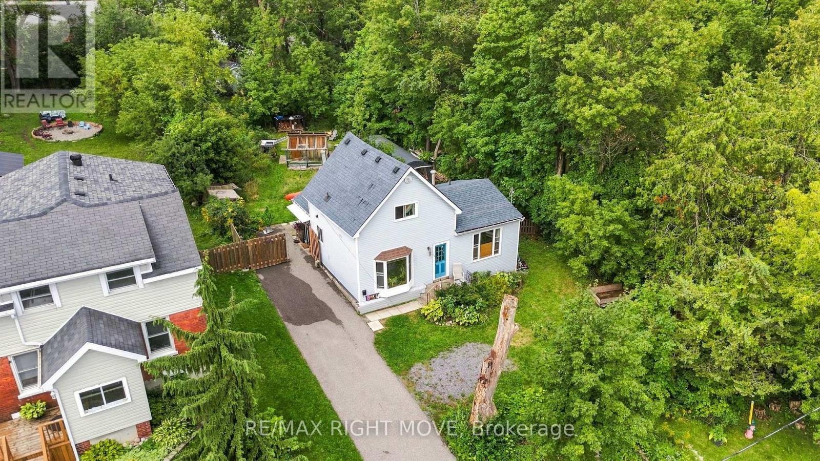138 Borland Street E, Orillia, ON, L3V 2B9