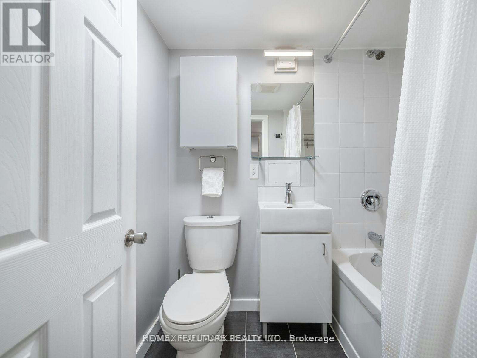 BSMT-30 Coe Hill Drive, Toronto, ON, M6S 3C8 - 6