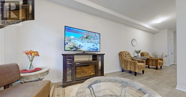 26-5672 Dorchester Road, Niagara Falls, ON, L2G 4Y8 - 2