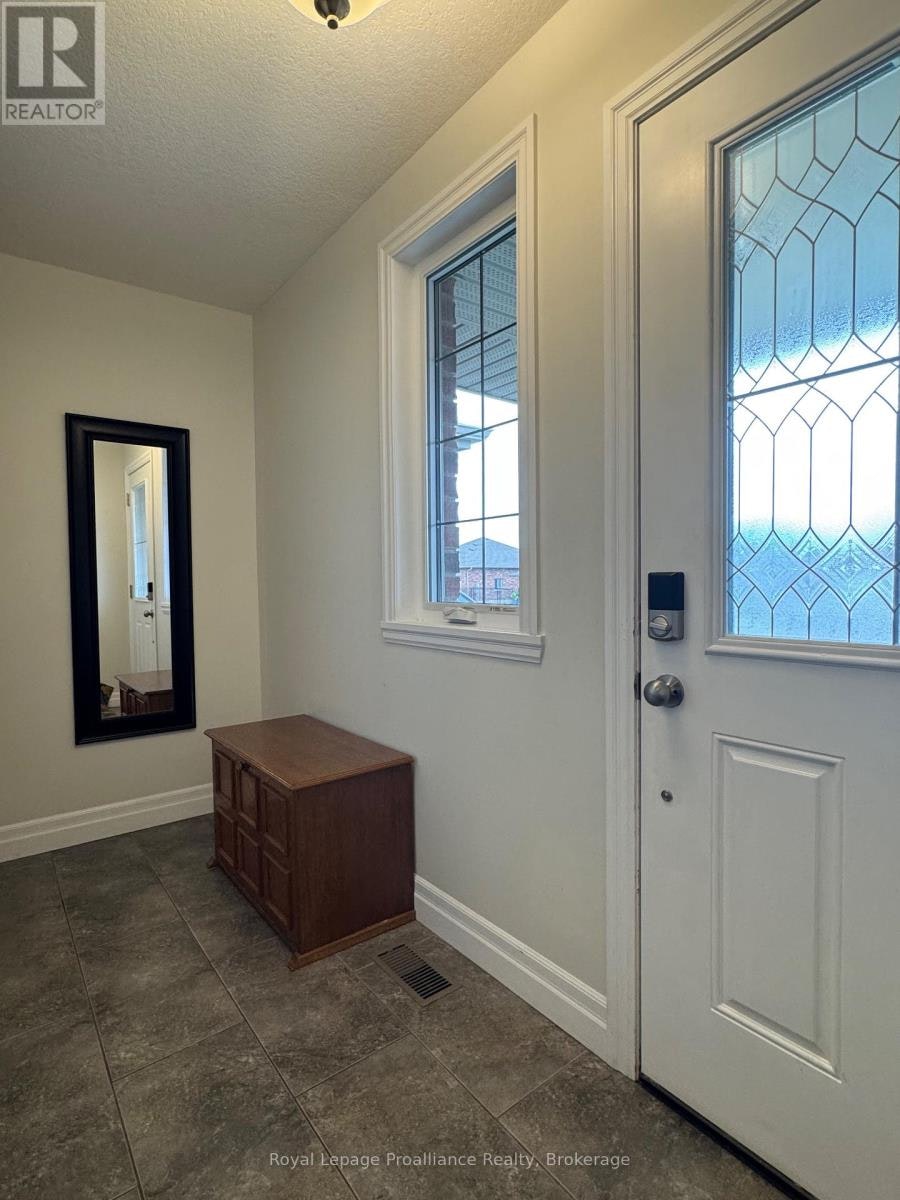 19 Mcintosh Crescent, Quinte West, ON, K8V 0G1 - 3