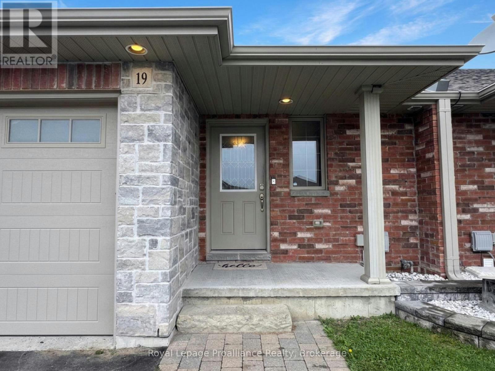 19 Mcintosh Crescent, Quinte West, ON, K8V 0G1 - 2