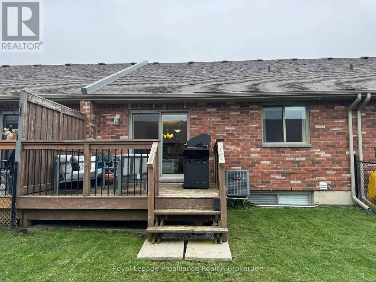 19 Mcintosh Crescent, Quinte West, ON, K8V 0G1 - 19