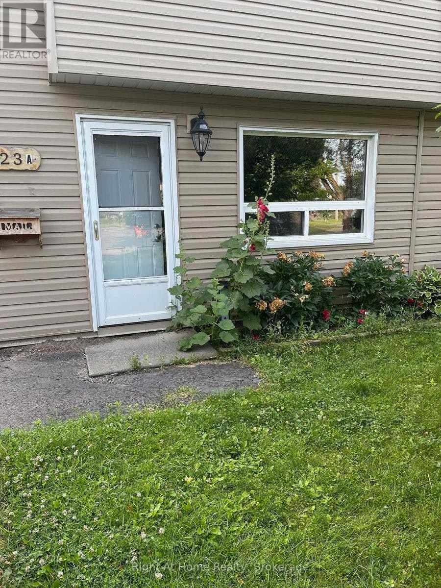323A Wentworth Crescent, Thunder Bay, ON, P7A 7S7