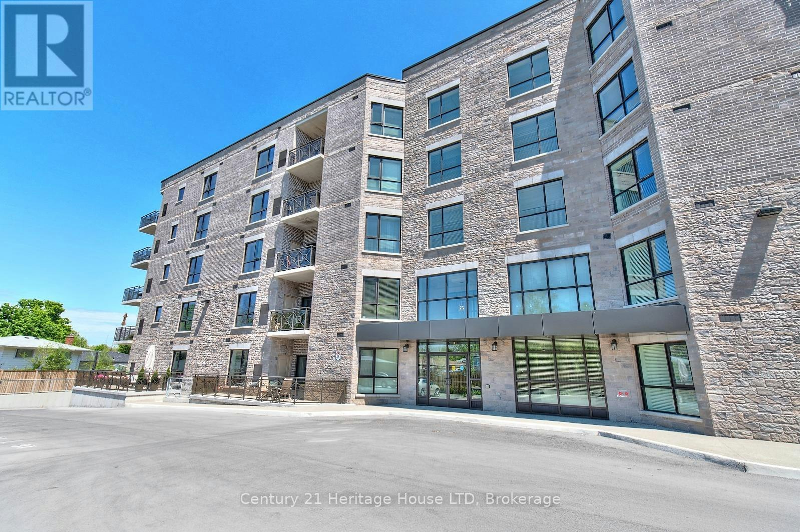 307-379 Scott Street, St. Catharines, ON, L2M 3W2