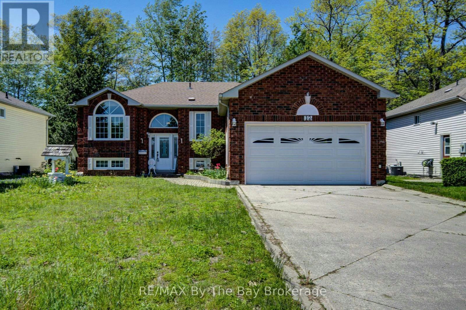 12 Silver Birch Avenue, Wasaga Beach, ON, L9Z 1B7