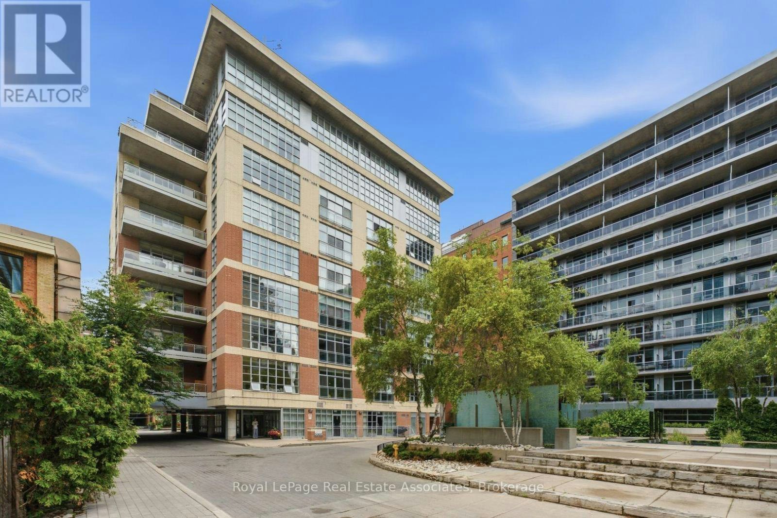 204-19 Brant Street, Toronto, ON, M5V 2L2