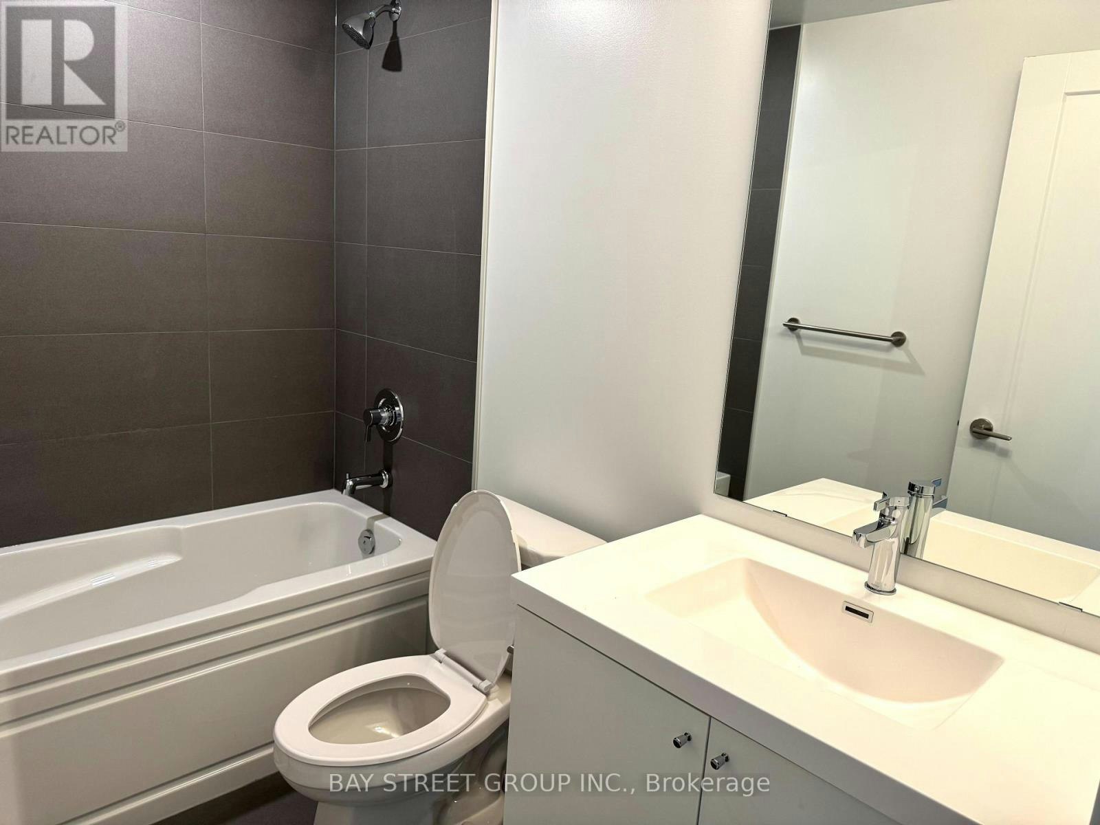 1010-2545 Simcoe Street N, Oshawa, ON, L1L 0W3 - 10