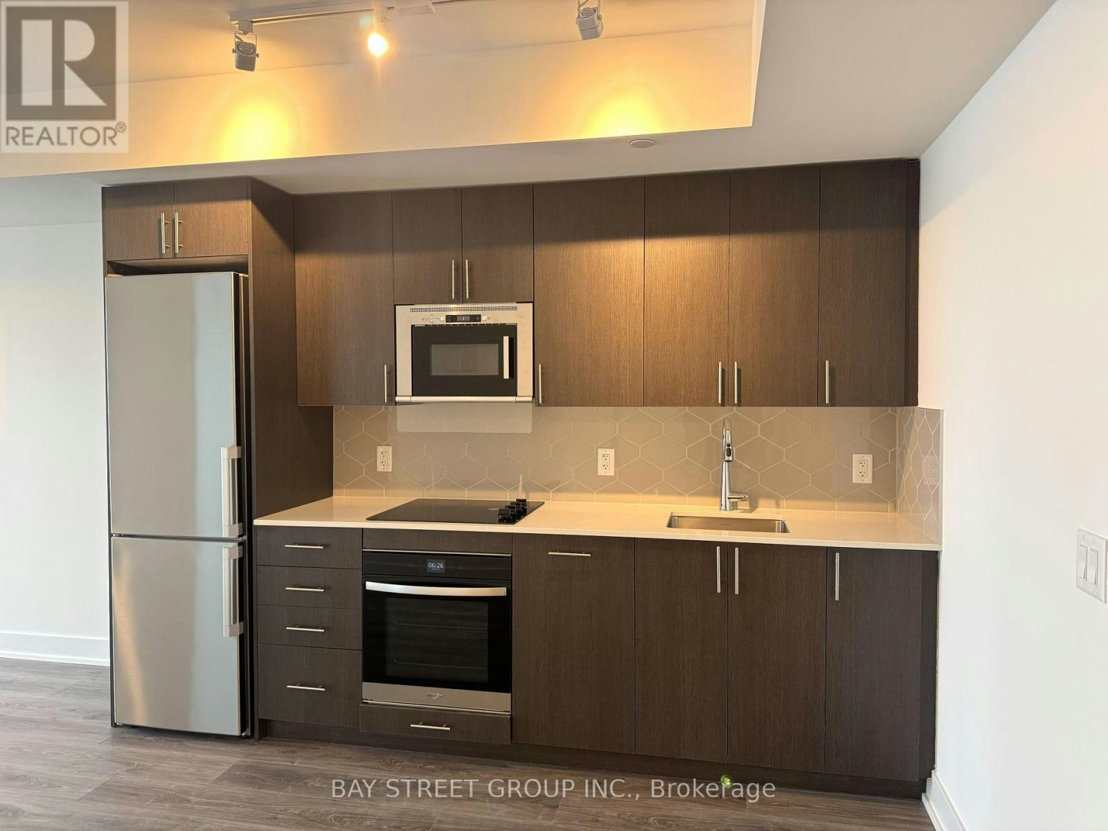 1010-2545 Simcoe Street N, Oshawa, ON, L1L 0W3 - 3
