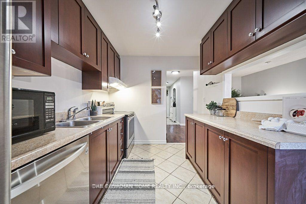 98 Greenfield Crescent, Whitby, ON, L1N 7G3 - 7