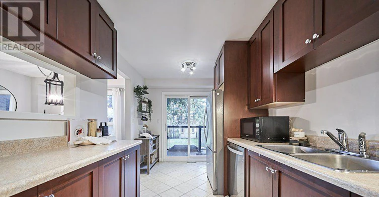98 Greenfield Crescent, Whitby, ON, L1N 7G3 - 9