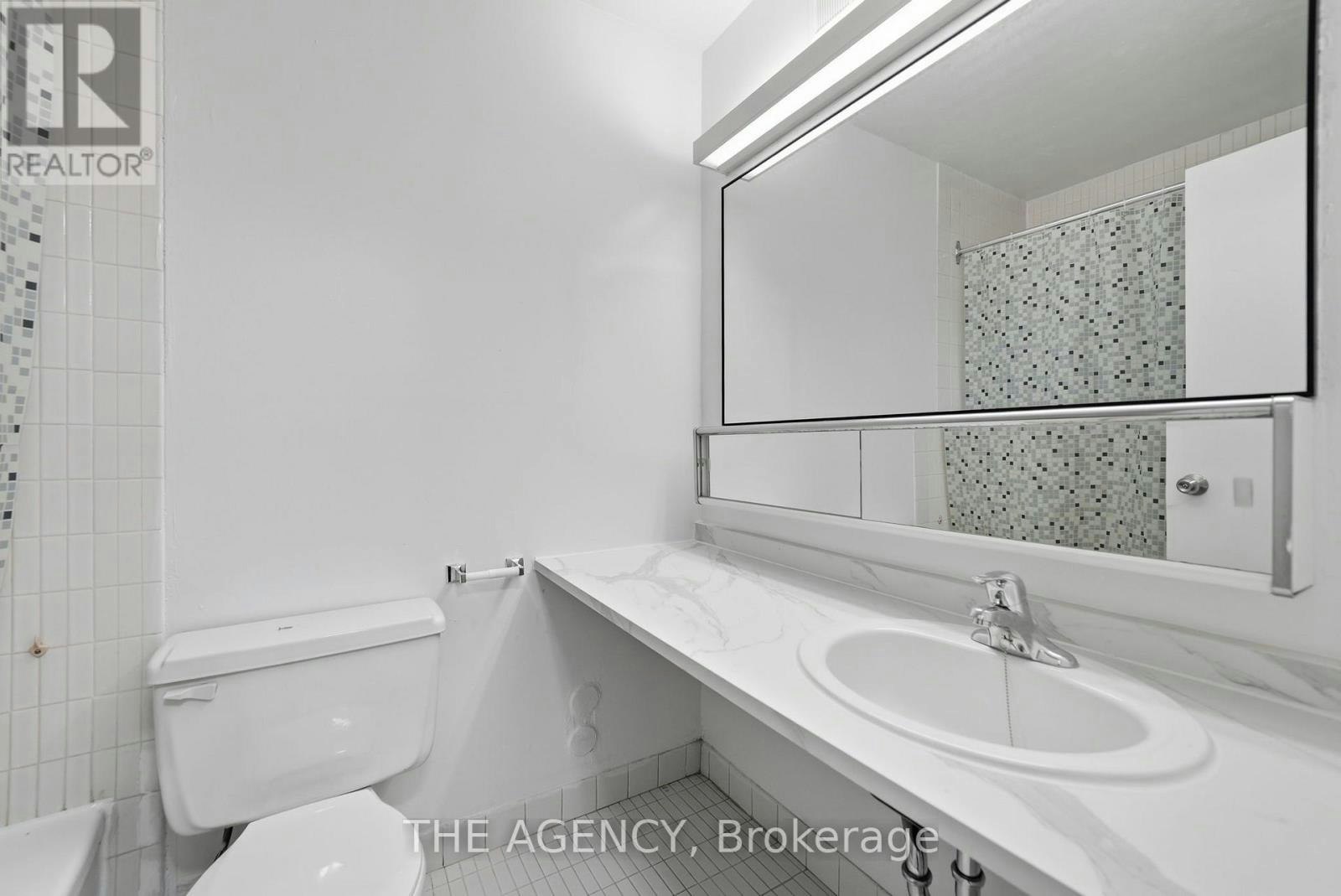 2004A-2350 Dundas Street W, Toronto, ON, M6P 4B1 - 13