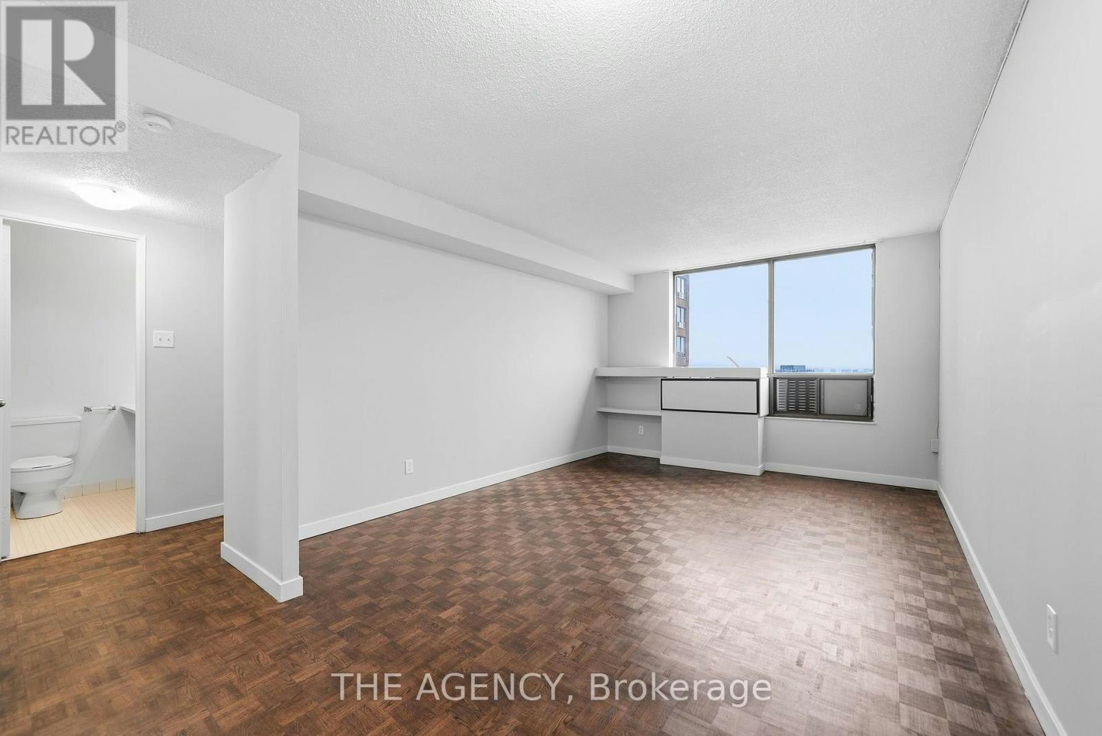 2004A-2350 Dundas Street W, Toronto, ON, M6P 4B1