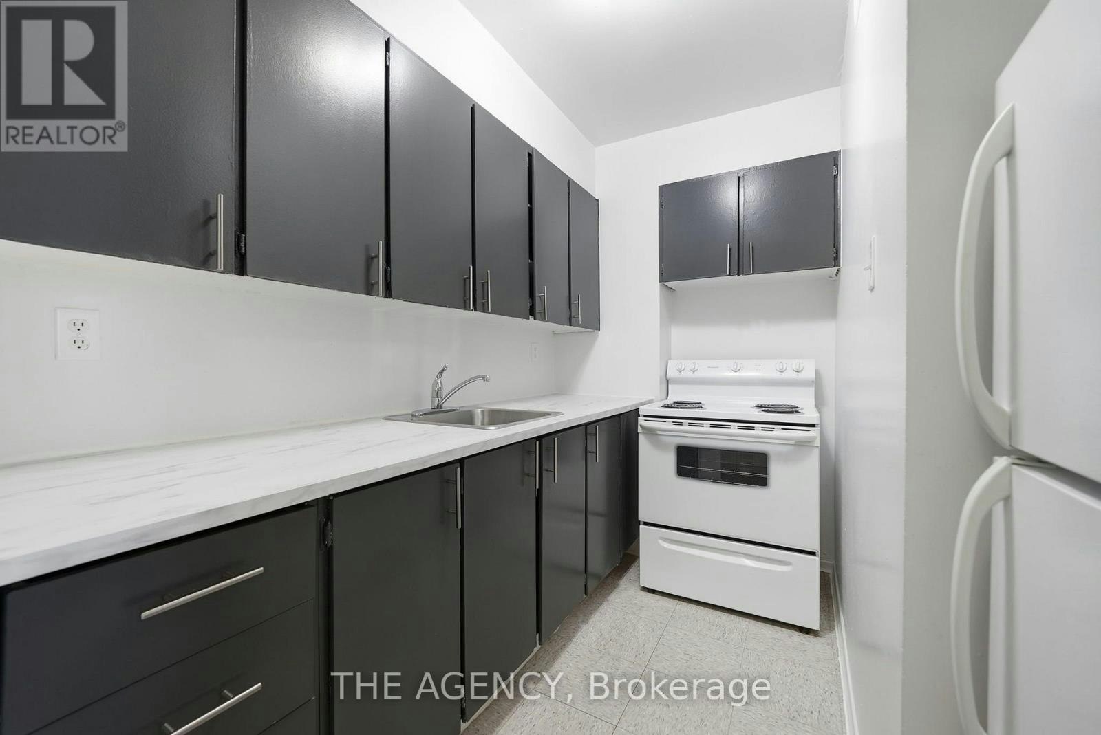 2204A-2350 Dundas Street W, Toronto, ON, M6P 4B1 - 13