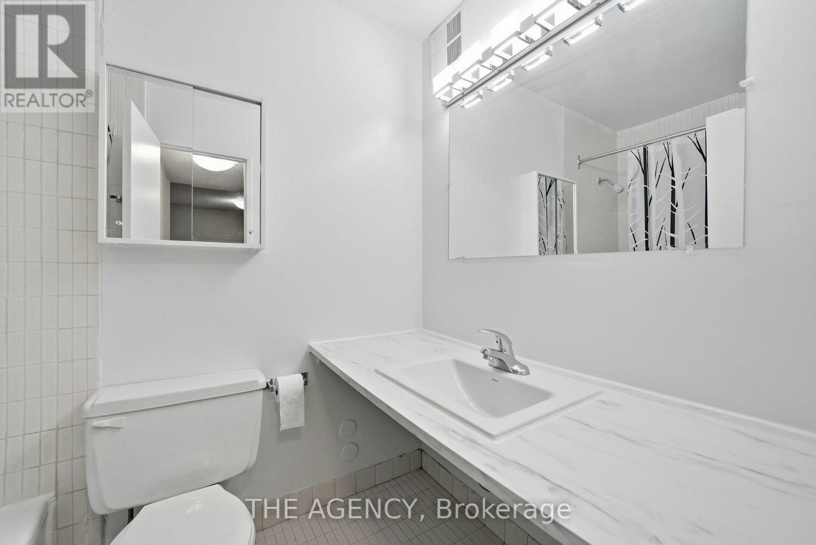 2204A-2350 Dundas Street W, Toronto, ON, M6P 4B1 - 12
